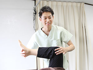 腰の施術 写真